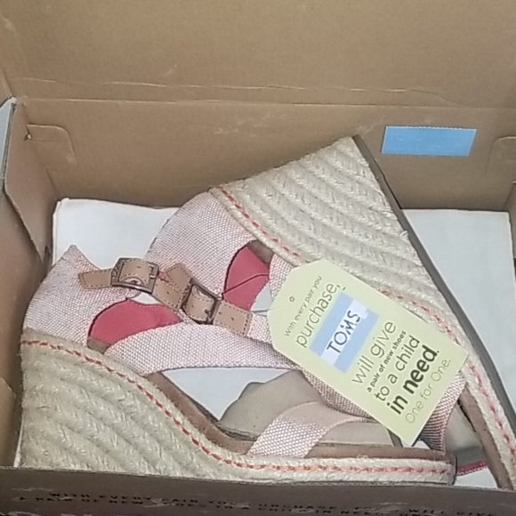 TOMS Espadrille Wedges! NEW
